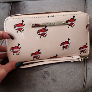 ❤ Betsey Johnson wristlet wallet ❤